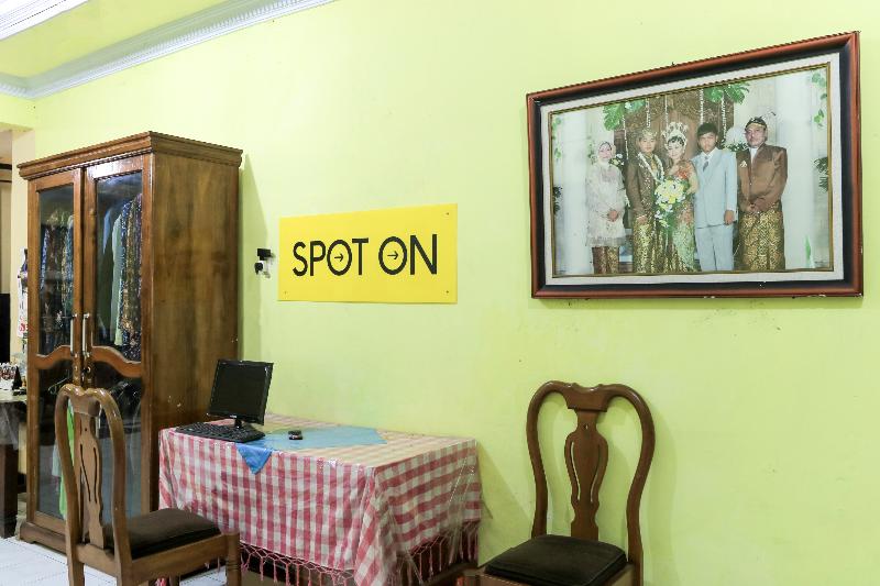 Отель Spot On 2440 Wallet Family Residence Syariah