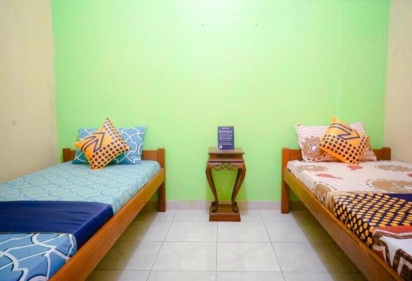 Отель Spot On 2440 Wallet Family Residence Syariah