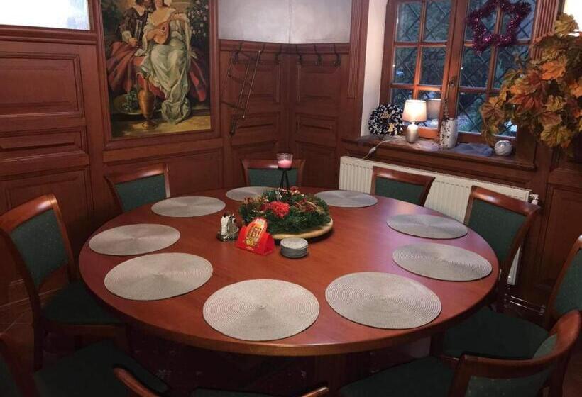 بنسيون Malá Svatá Hora   Penzion & Restaurace