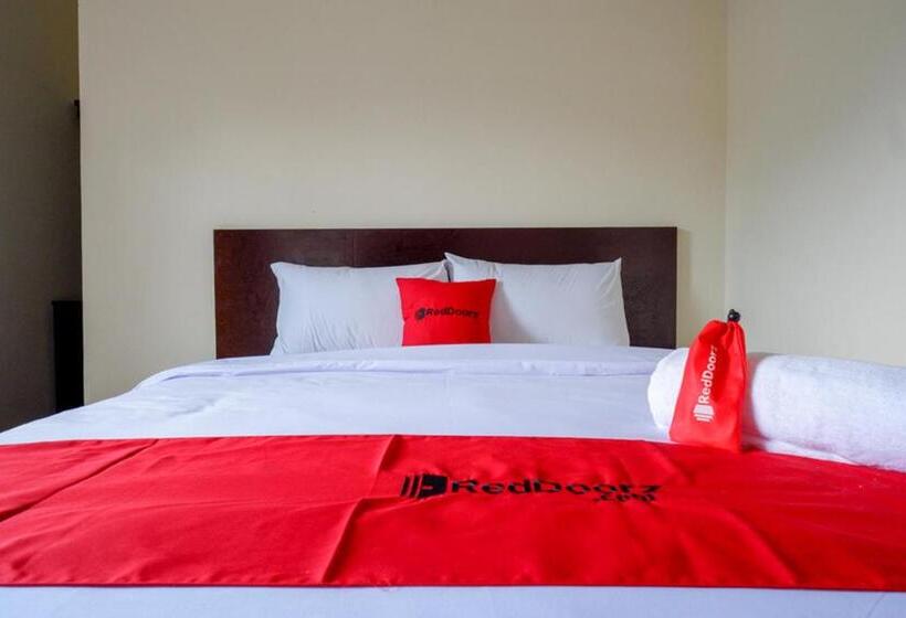 پانسیون Reddoorz Near Stadion 45 Karanganyar