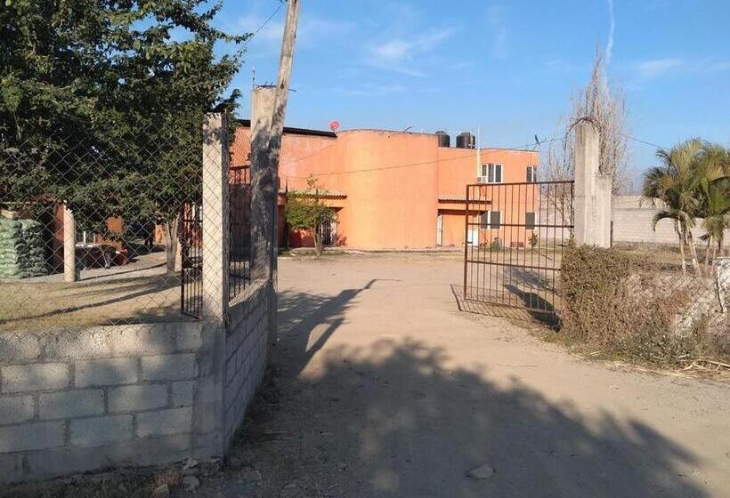 Пансион Room In Guest Room   Lodging And Camping The Island