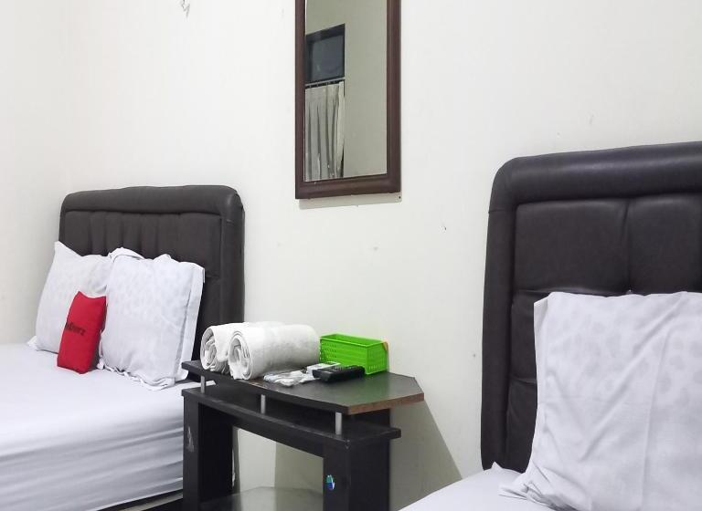Reddoorz Syariah At Hotel Pandan Wangi Near Alun Alun Sidoarjo