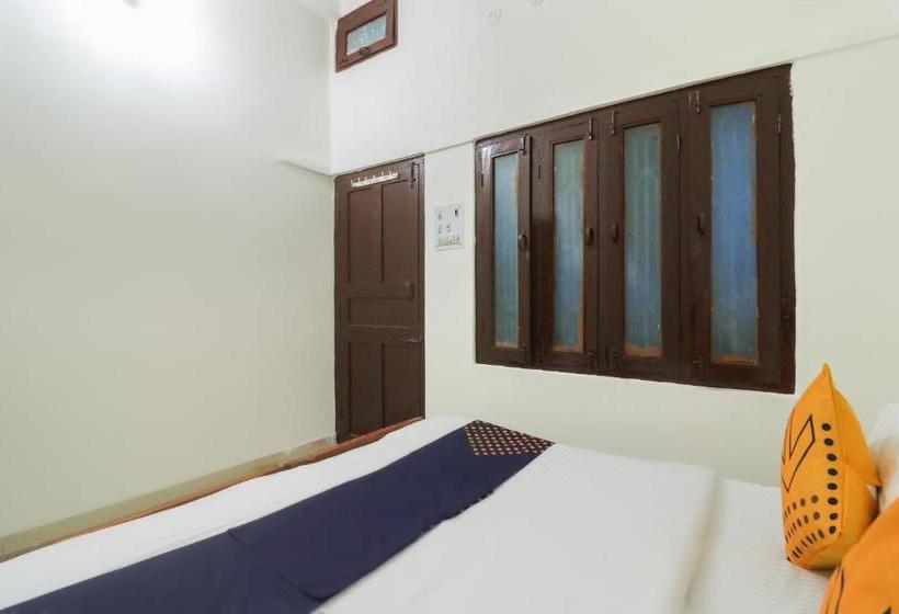 فندق Spot On 62999  Priyanka Tourist Lounge