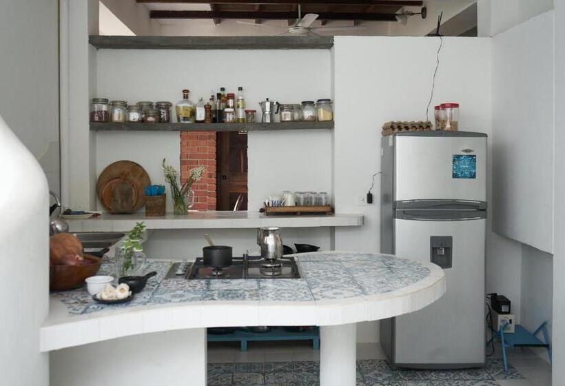 پانسیون Casa Caracola