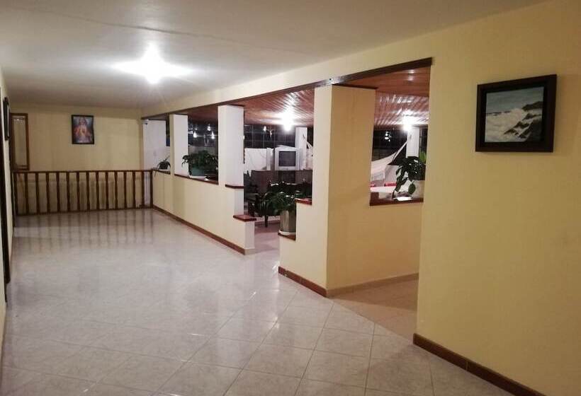 פנסיון Hostel La Abuela