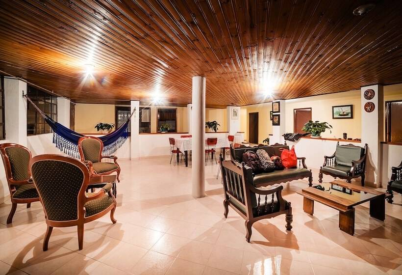 פנסיון Hostel La Abuela