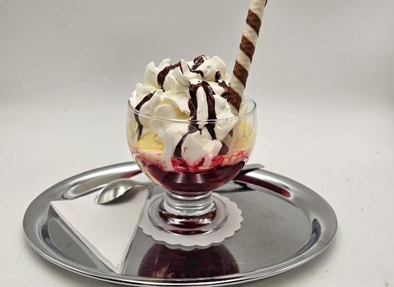 پانسیون Kavárna A Penzion Reichl