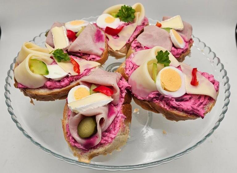 پانسیون Kavárna A Penzion Reichl