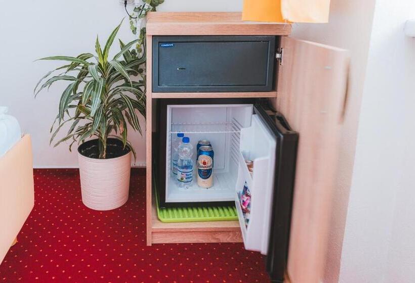 پانسیون Kavárna A Penzion Reichl