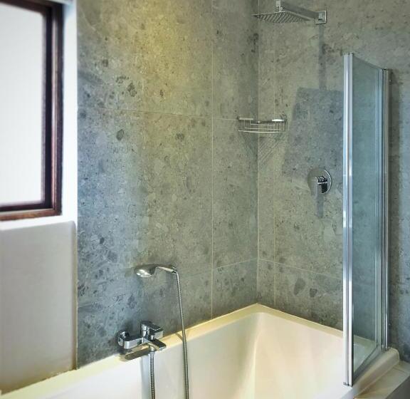 بنسيون Louvre Guesthouse