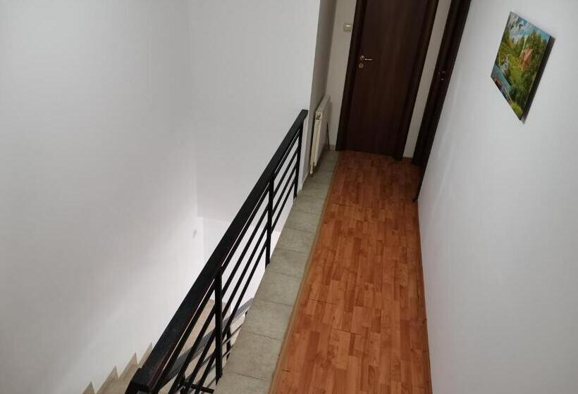 پانسیون Natalia Guesthouse