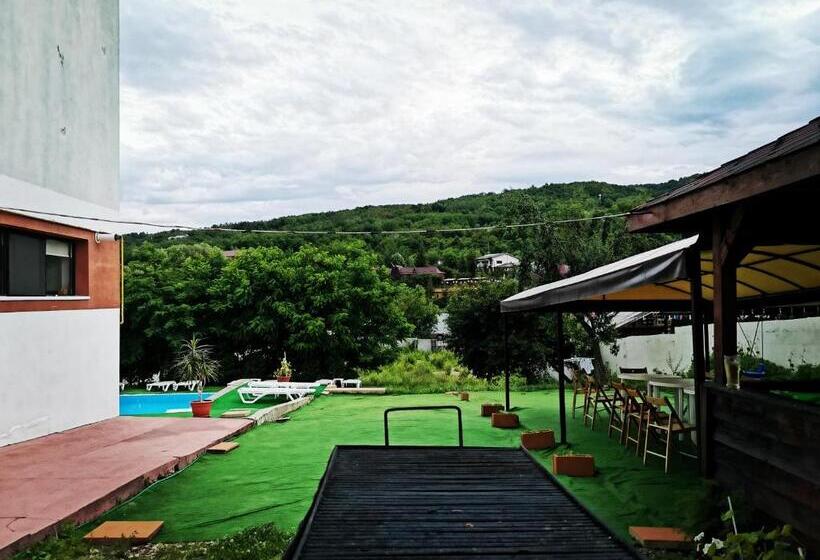 پانسیون Natalia Guesthouse