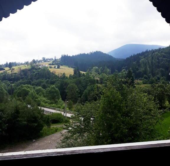 فندق صغير Dzherelo