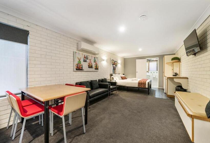 Общежитие Esk Wivenhoe Motor Inn