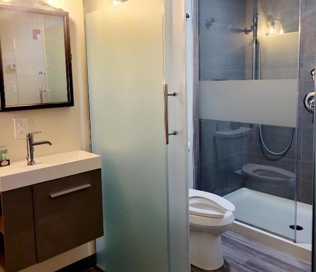 호스텔 Heart & Hops Brewery Suites