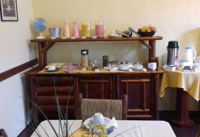 ユースホステル Pousada Casa Amarela