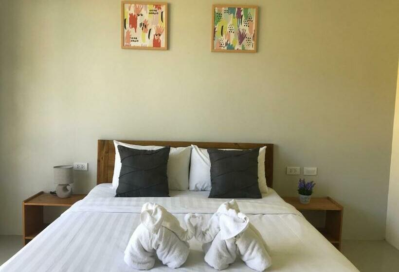 הוסטל Snooze Inn Phuket   Free Shuttle To Bang Rong Pier