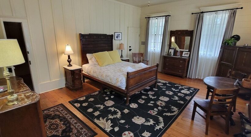 호스텔 Wolf Creek Inn & Tavern