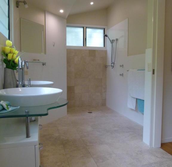 مبيت وإفطار Lake Russell Lakeside Retreat