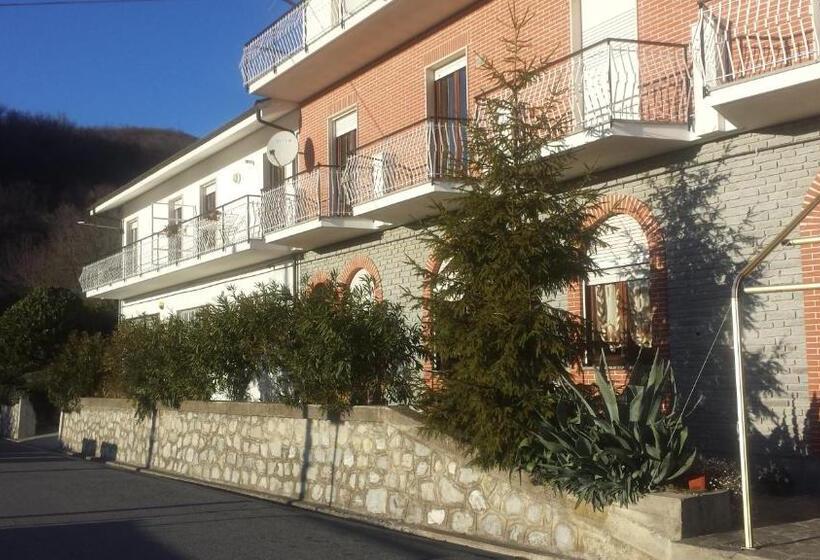 فندق Albergo Al Sole Ad Aquila Di Arroscia Im A Trenta Chilometri Dal Mare