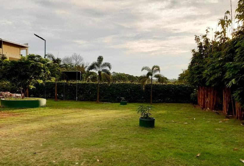 בית מלון כפרי Kanora Lake Resort