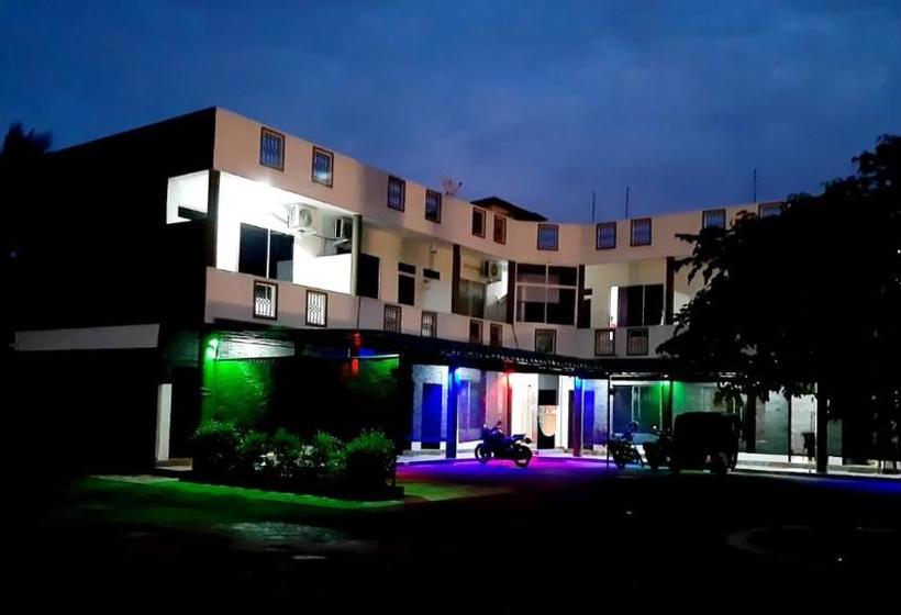 בית מלון כפרי Kanora Lake Resort