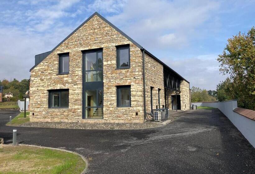 בית מלון כפרי Palace Resort Jíloviště