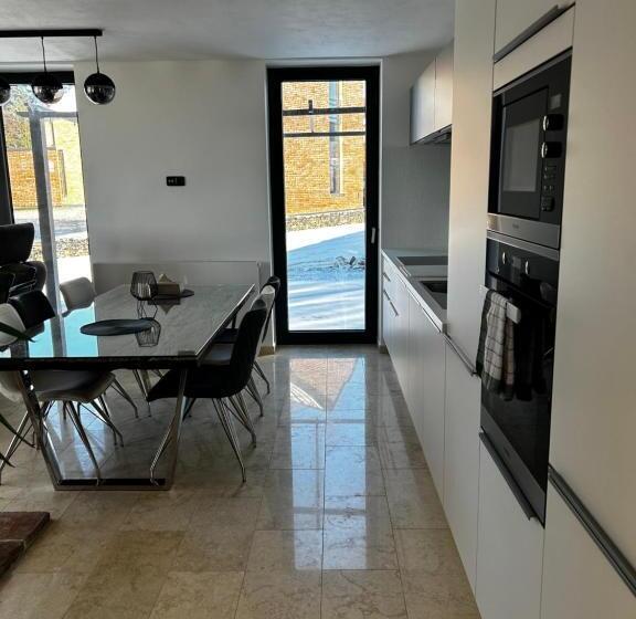 בית מלון כפרי Palace Resort Jíloviště