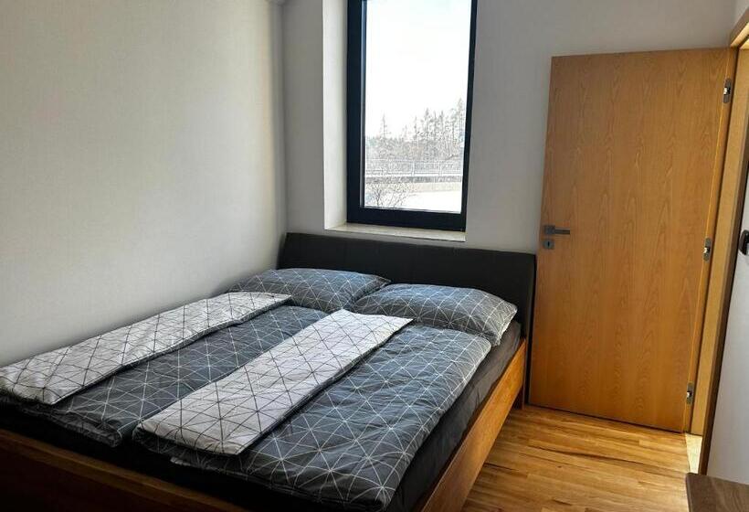 בית מלון כפרי Palace Resort Jíloviště