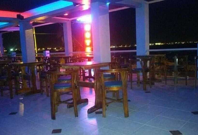 هتل Paradise Beach