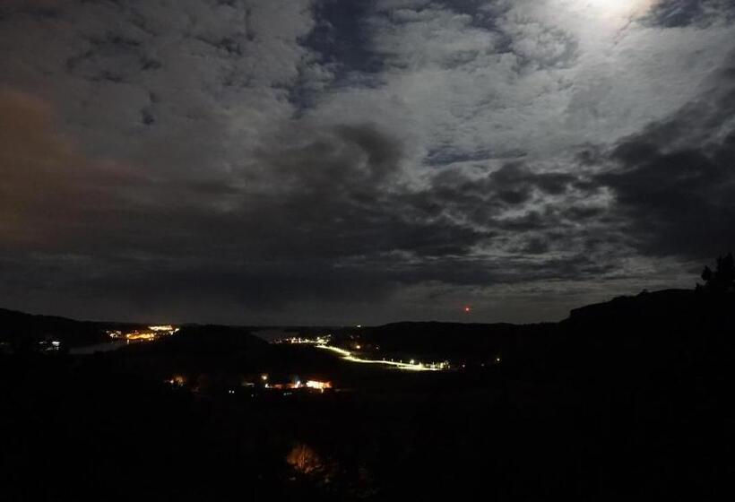 بنسيون Bottna Inn