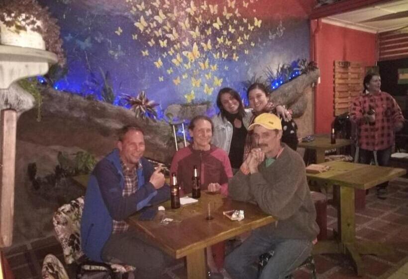 פנסיון Hostal Macondo Inn