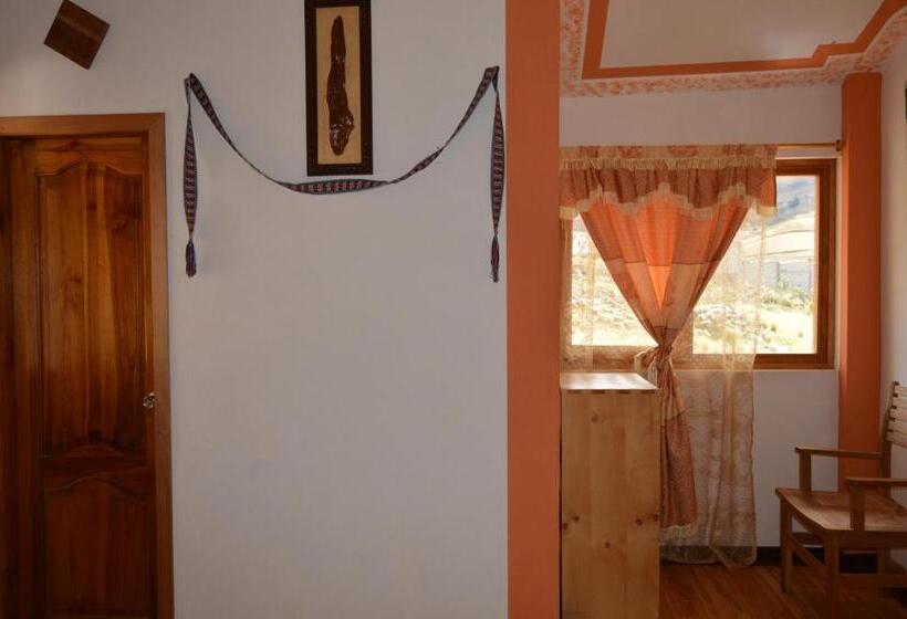 پانسیون Kuyllur ñán