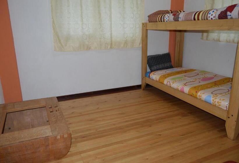 پانسیون Kuyllur ñán