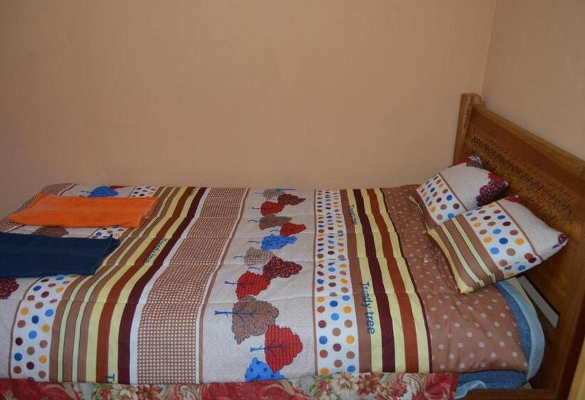 پانسیون Kuyllur ñán