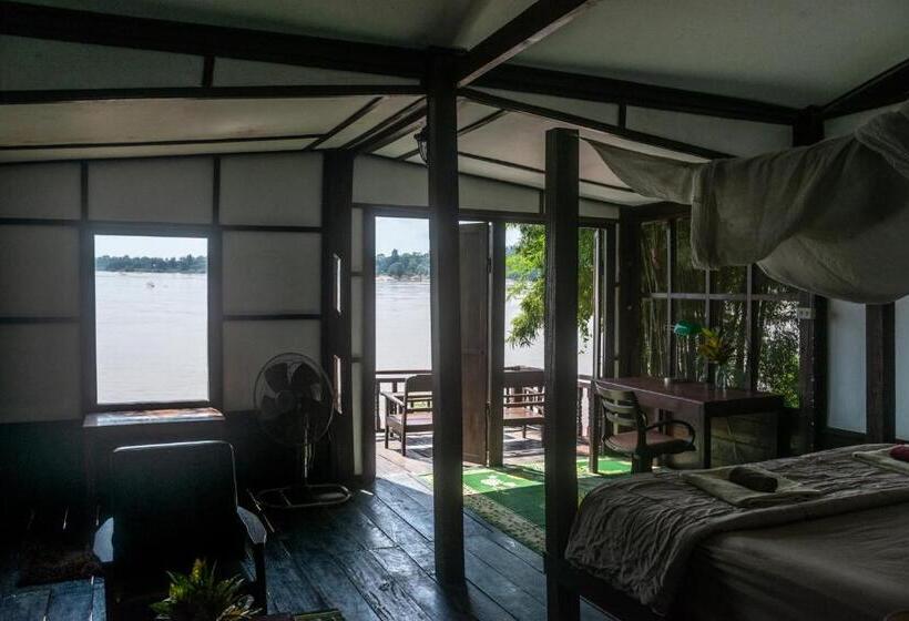پانسیون Pomelo Restaurant And Guesthouse S Fishermen & A Tammarine Bungalow Riverfront   Immerse In Nature