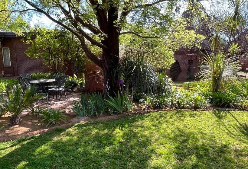 פנסיון Sanyati Guesthouse