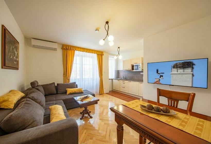 Residence Safari Resort   Chateau