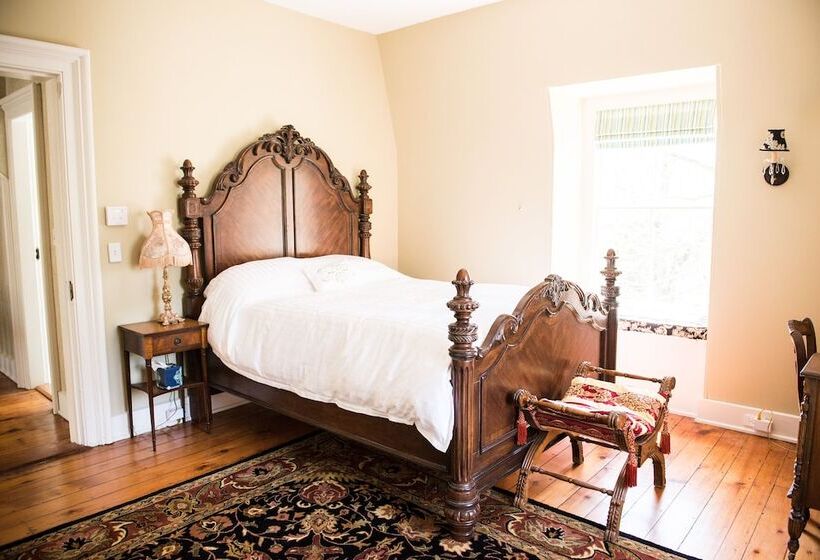 The Bevin House B&b