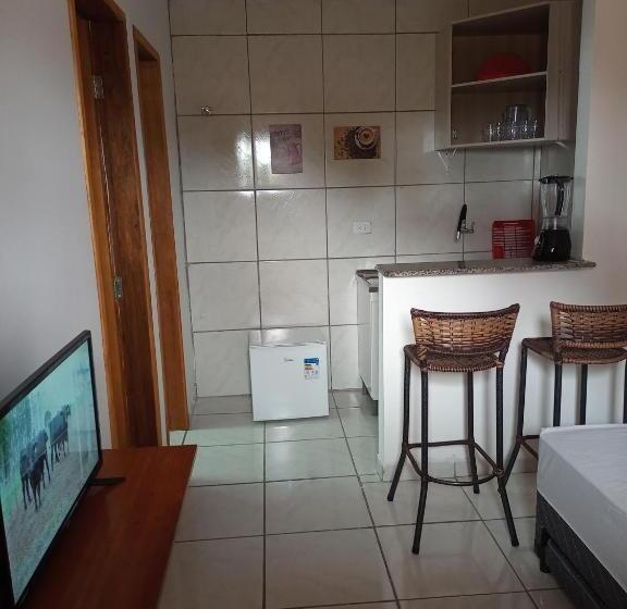 Casa Do Mochileiro Airport Hostel & Pousada