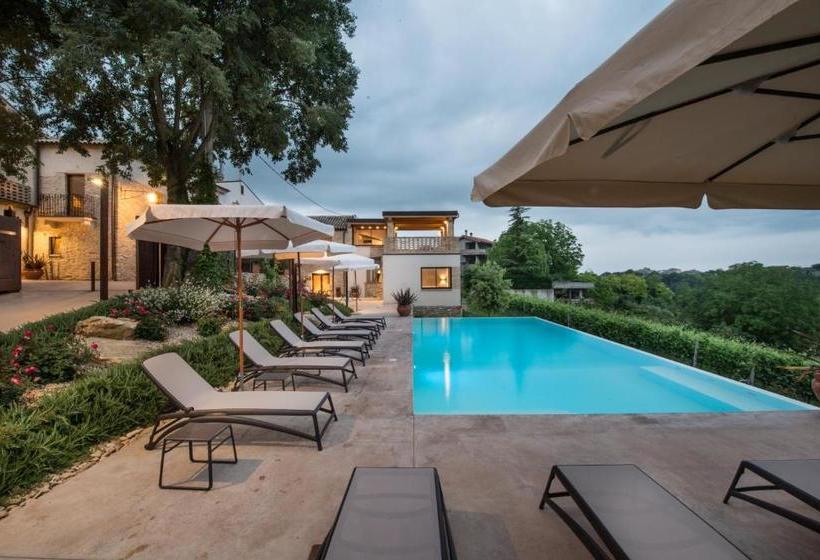 فندق Borgo Baccile By Vini Fantini