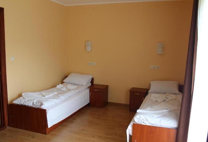 בית מלון כפרי Sukhoviia