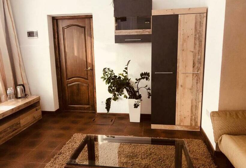 فندق Veselyj Zajets