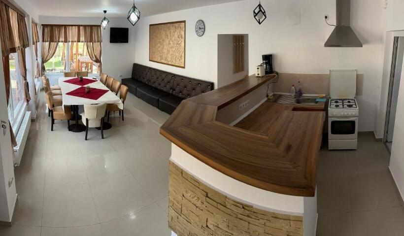 پانسیون Cabana Sarmis Costesti
