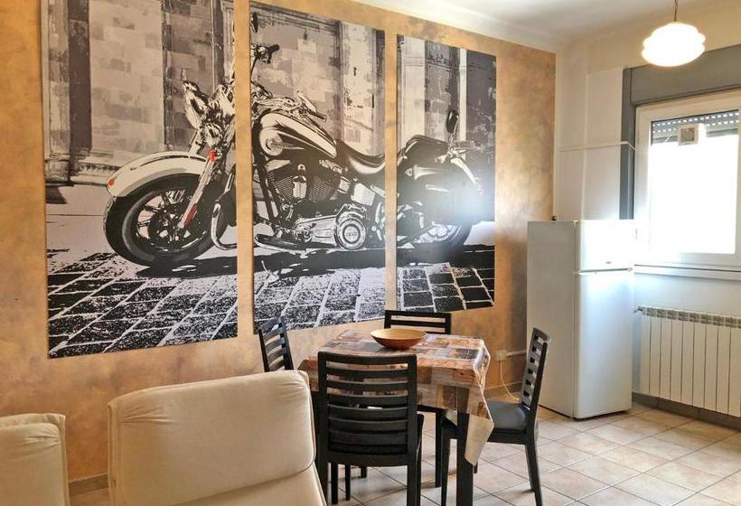 ペンション La Chiocciola Guesthouse Briantea