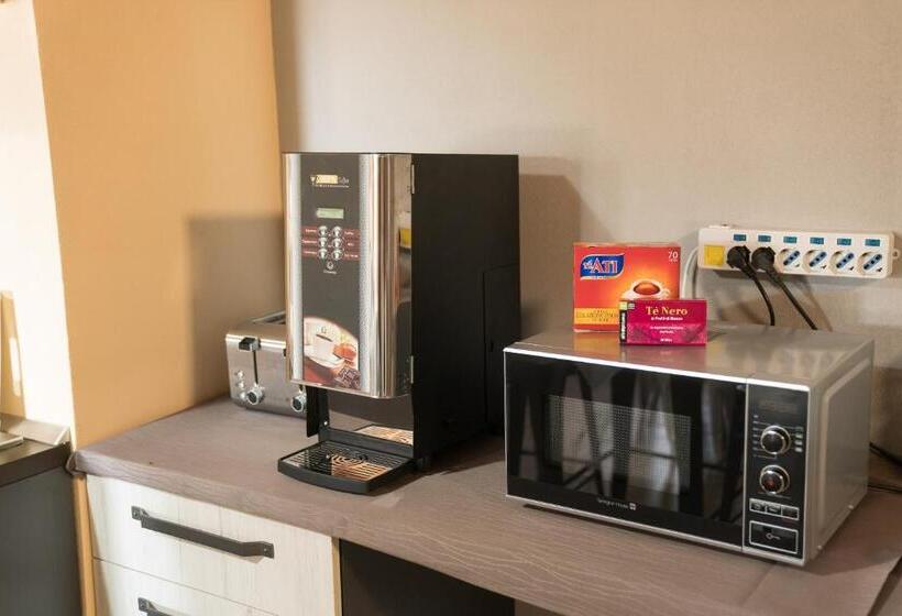 膳宿费 Room & Breakfast Le Magie
