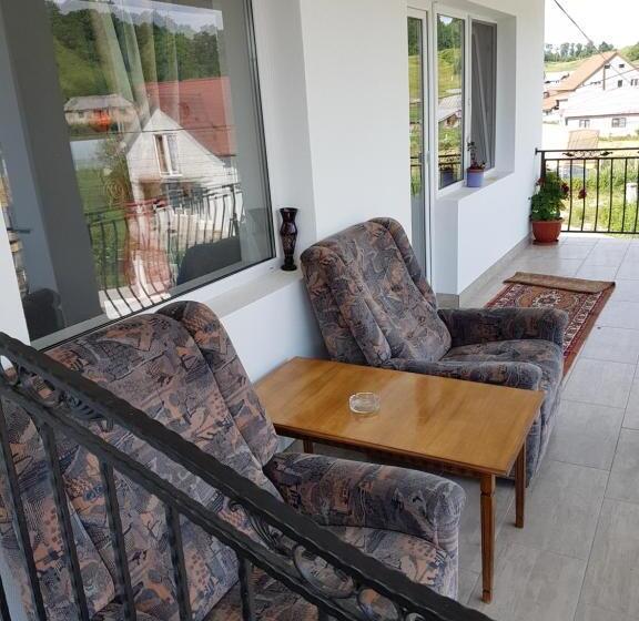 Pensiunea Casa Albă