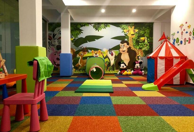 استراحتگاه Complex Turistic Magura