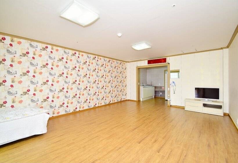 渡假胜地  Sungbochon Youth Hostel   Hostel