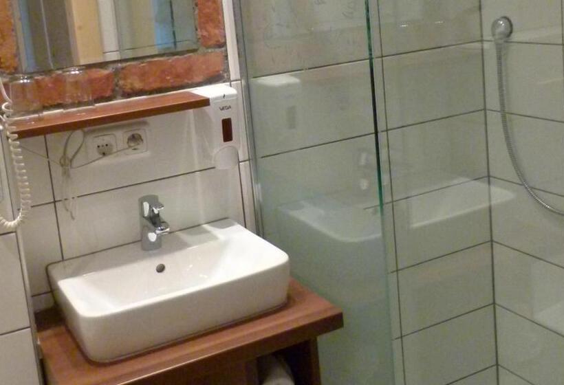 ユースホステル Landgasthof Entenwirt Tarsdorf